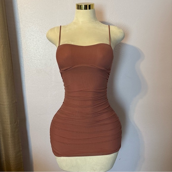 Dresses & Skirts - Elegant Brown Mini Dress